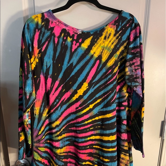 NWT.  Tye Dye Hippie, Boho Sacred Threads Blouse Onesize.  BL/RD1 - Picture 5 of 7